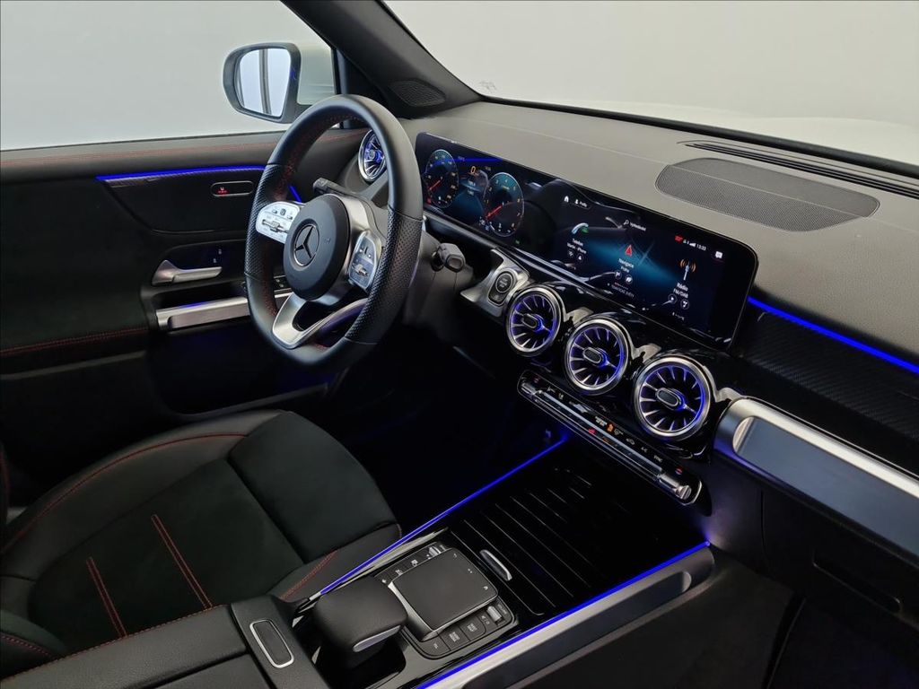 Mercedes-Benz GLB 200 2023