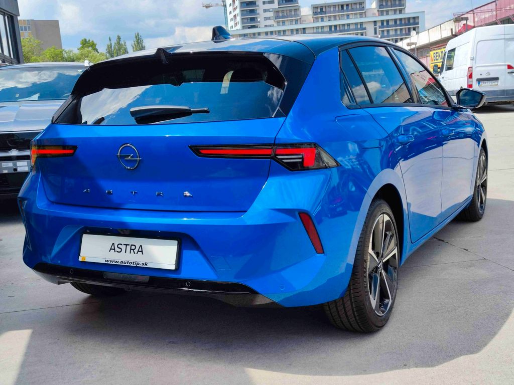 Opel Astra 2023