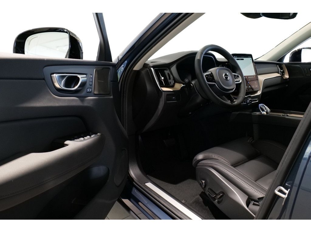 Volvo XC60 2025