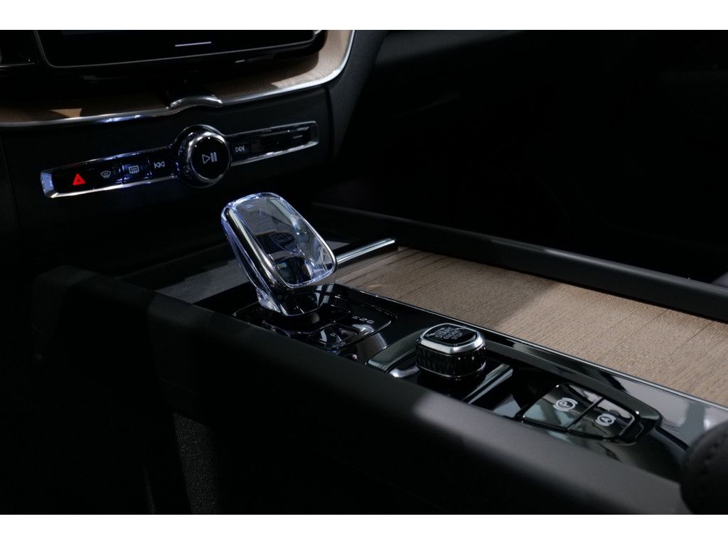 Volvo XC60 2025