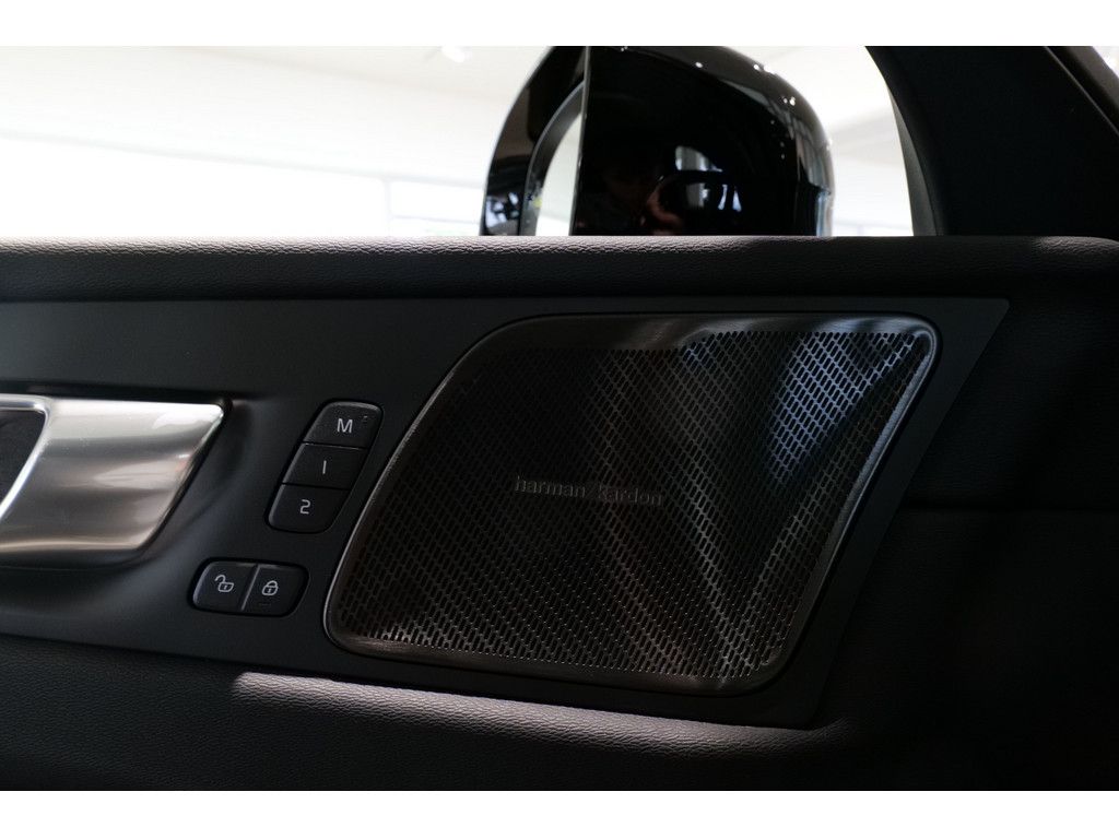 Volvo XC60 2025