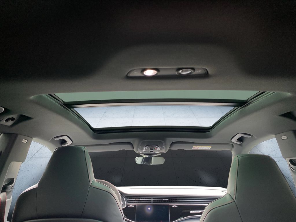 Audi RSQ8 2024