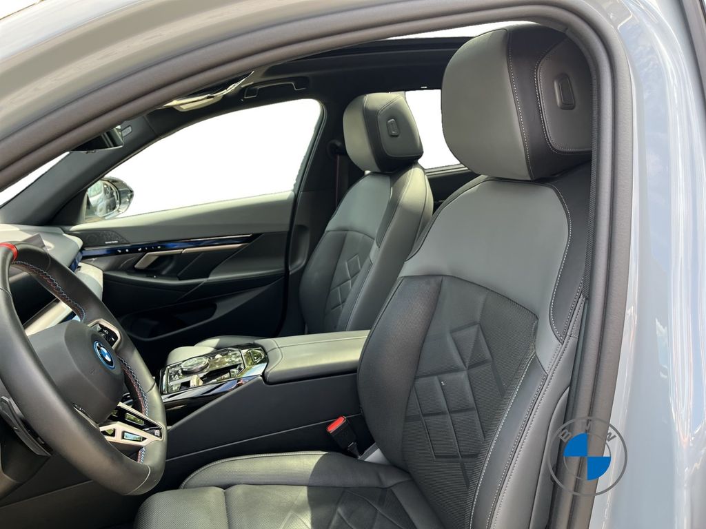 BMW i5 2024