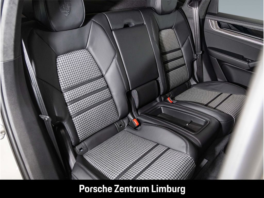 Porsche Cayenne 2025