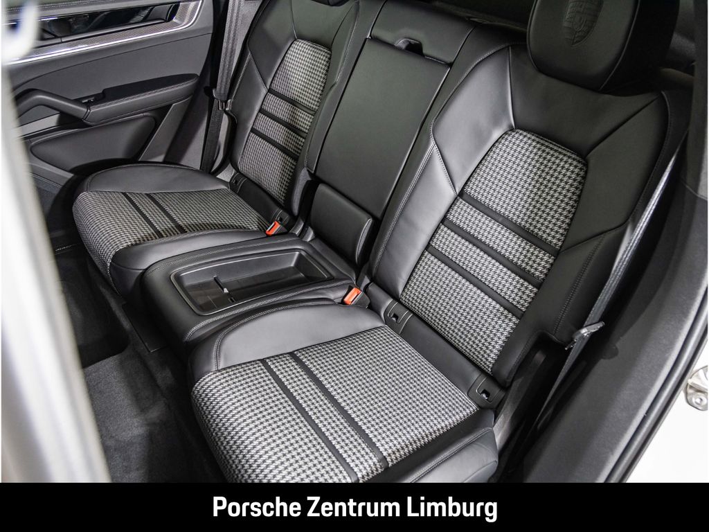 Porsche Cayenne 2025