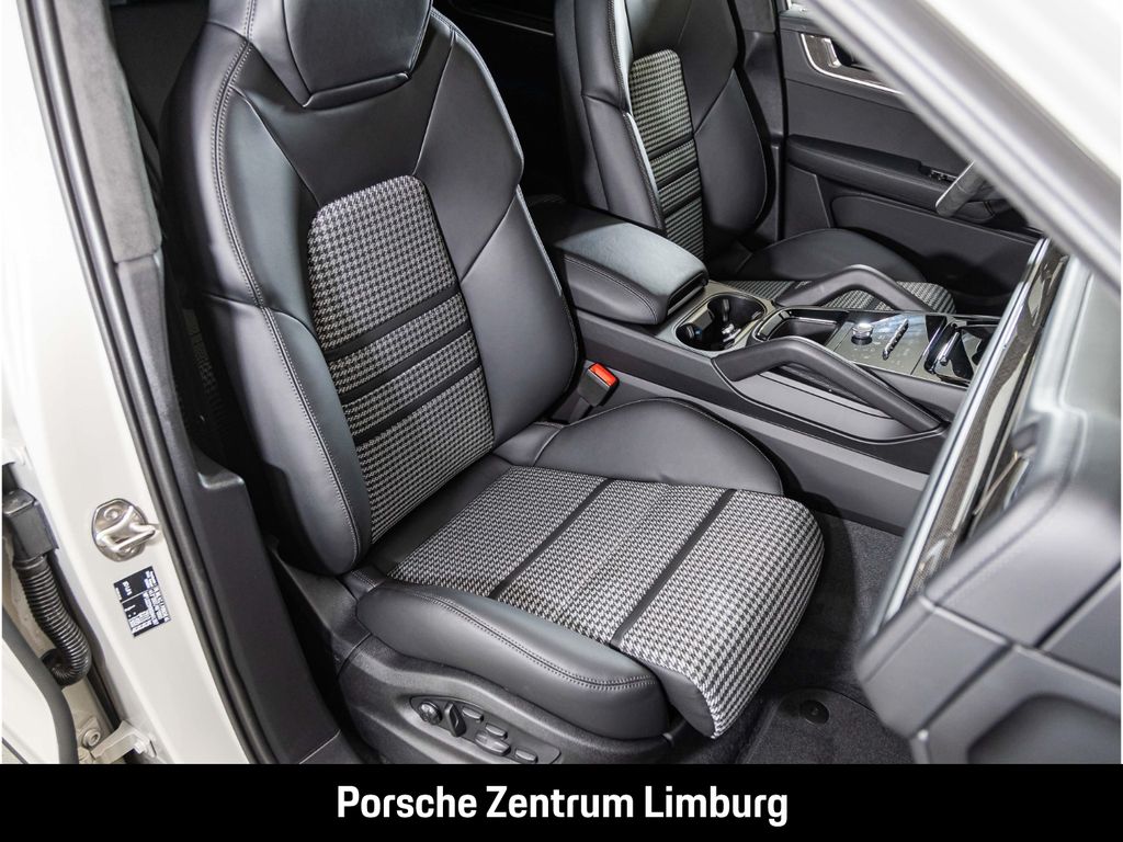 Porsche Cayenne 2025