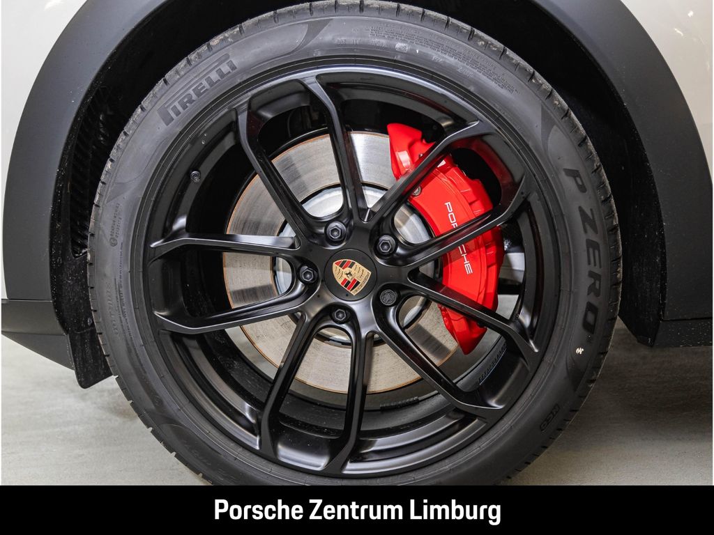 Porsche Cayenne 2025