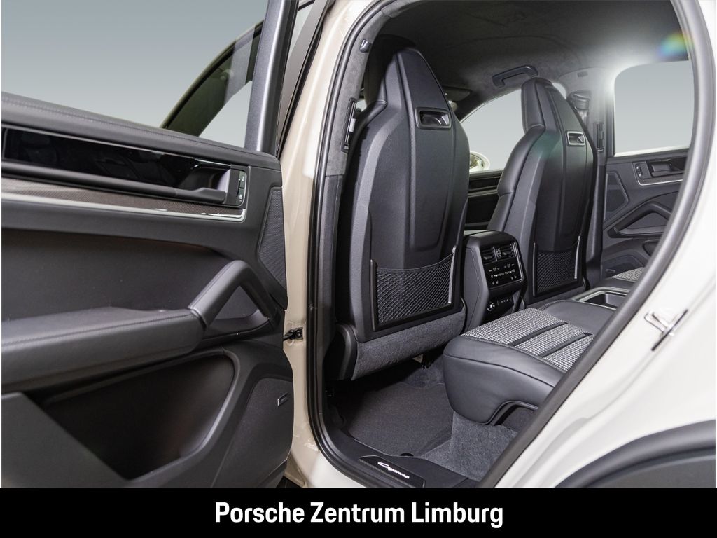 Porsche Cayenne 2025