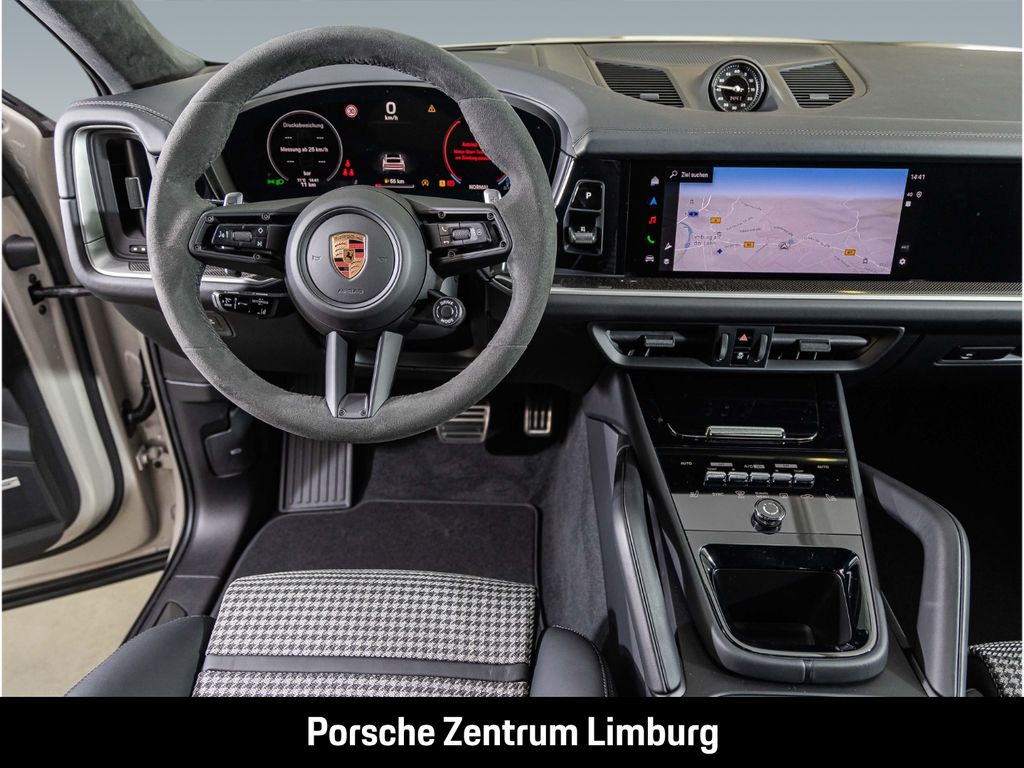 Porsche Cayenne 2025