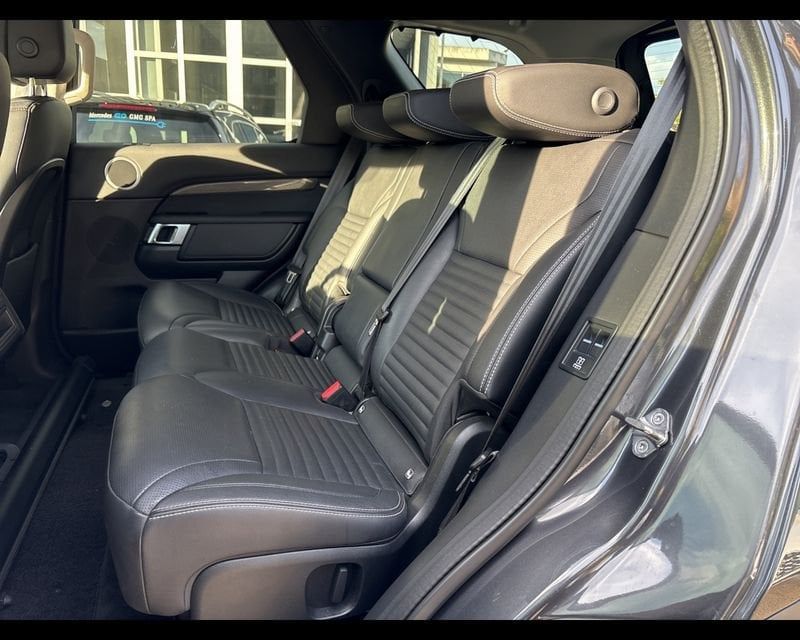 Land Rover Discovery 2021