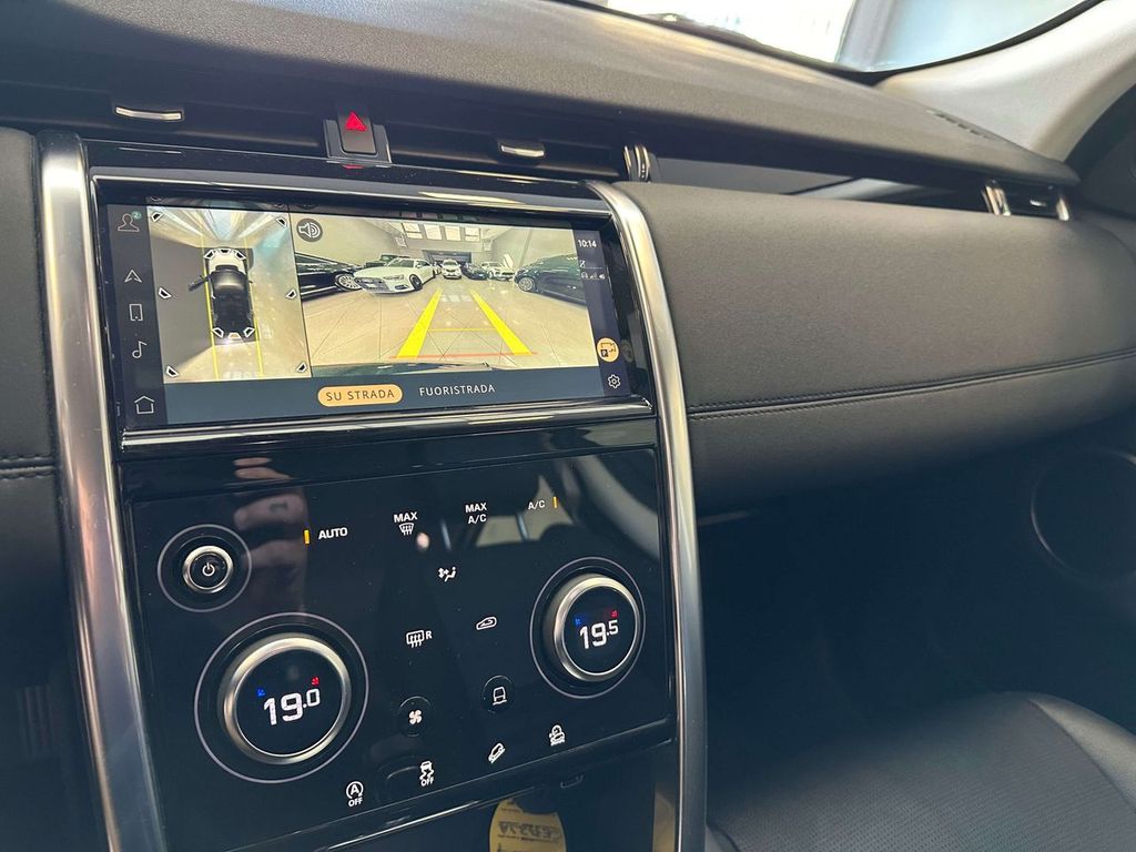 Land Rover Discovery Sport 2021