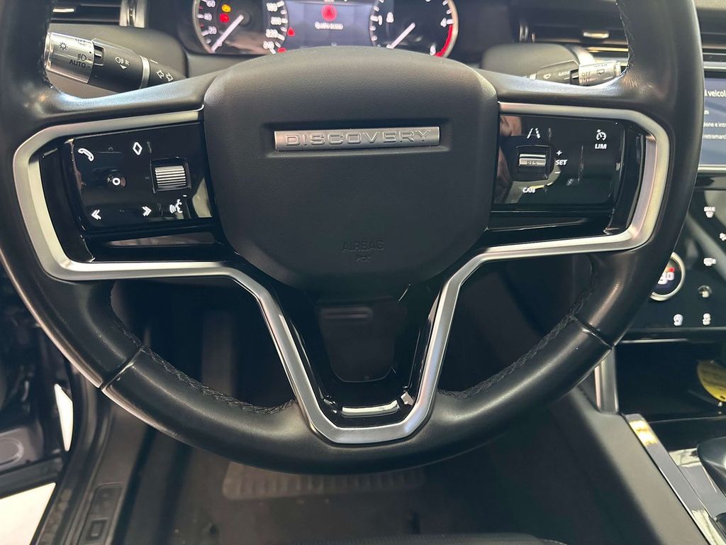 Land Rover Discovery Sport 2021