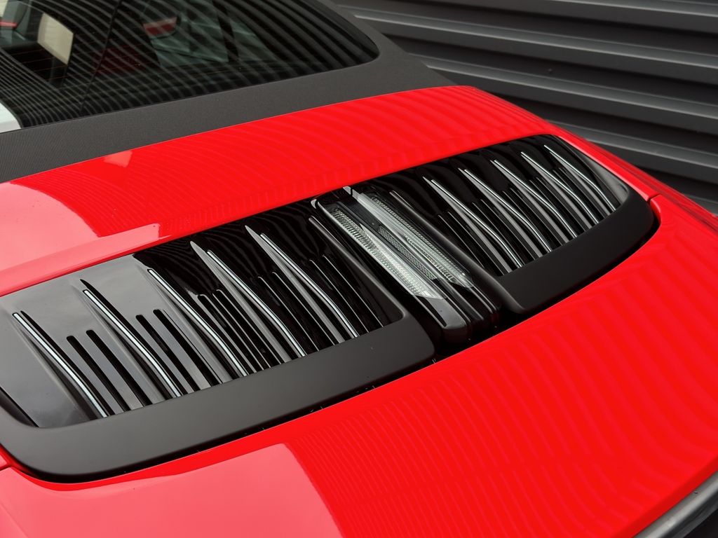 Porsche 992 2025