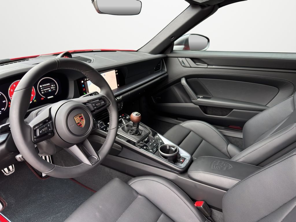 Porsche 992 2025