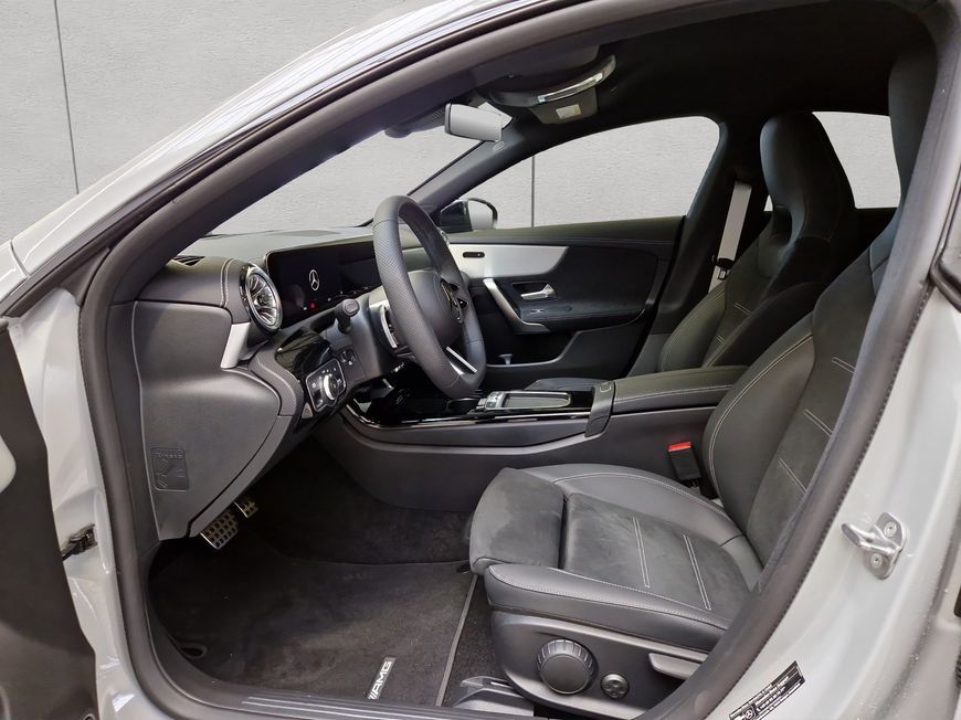 Mercedes-Benz CLA 200 2025