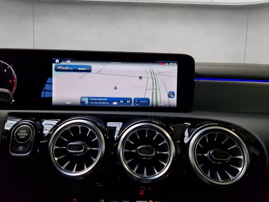 Mercedes-Benz CLA 200 2025