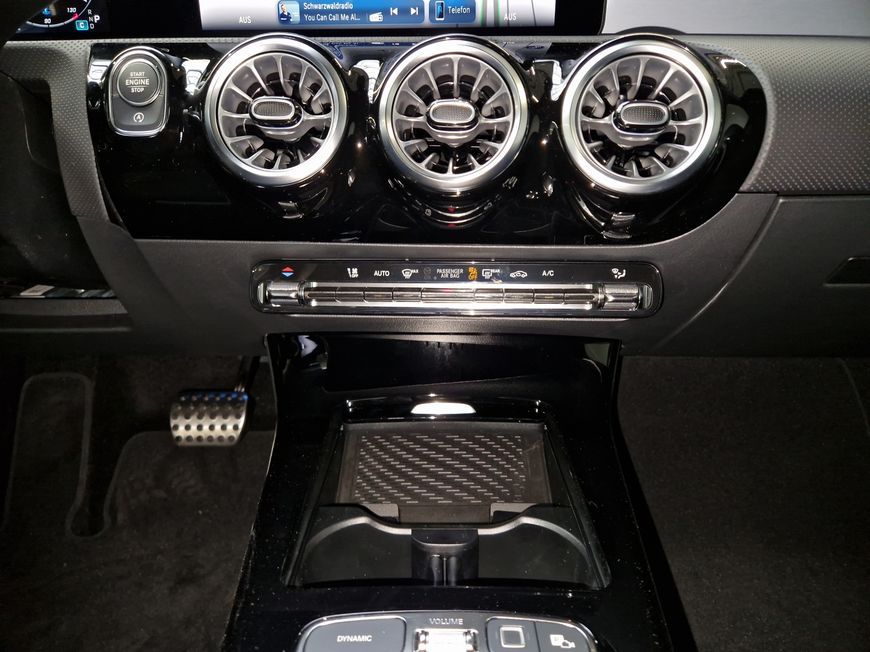 Mercedes-Benz CLA 200 2025