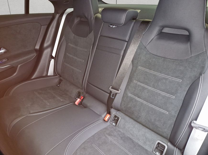 Mercedes-Benz CLA 200 2025