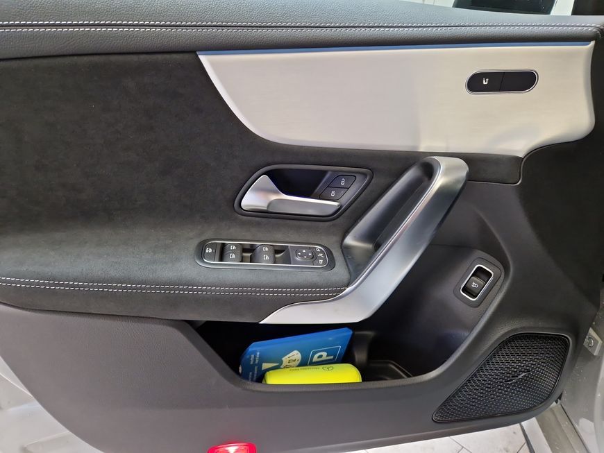 Mercedes-Benz CLA 200 2025