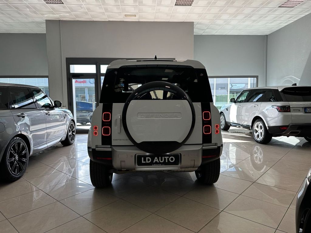 Land Rover Defender 2024