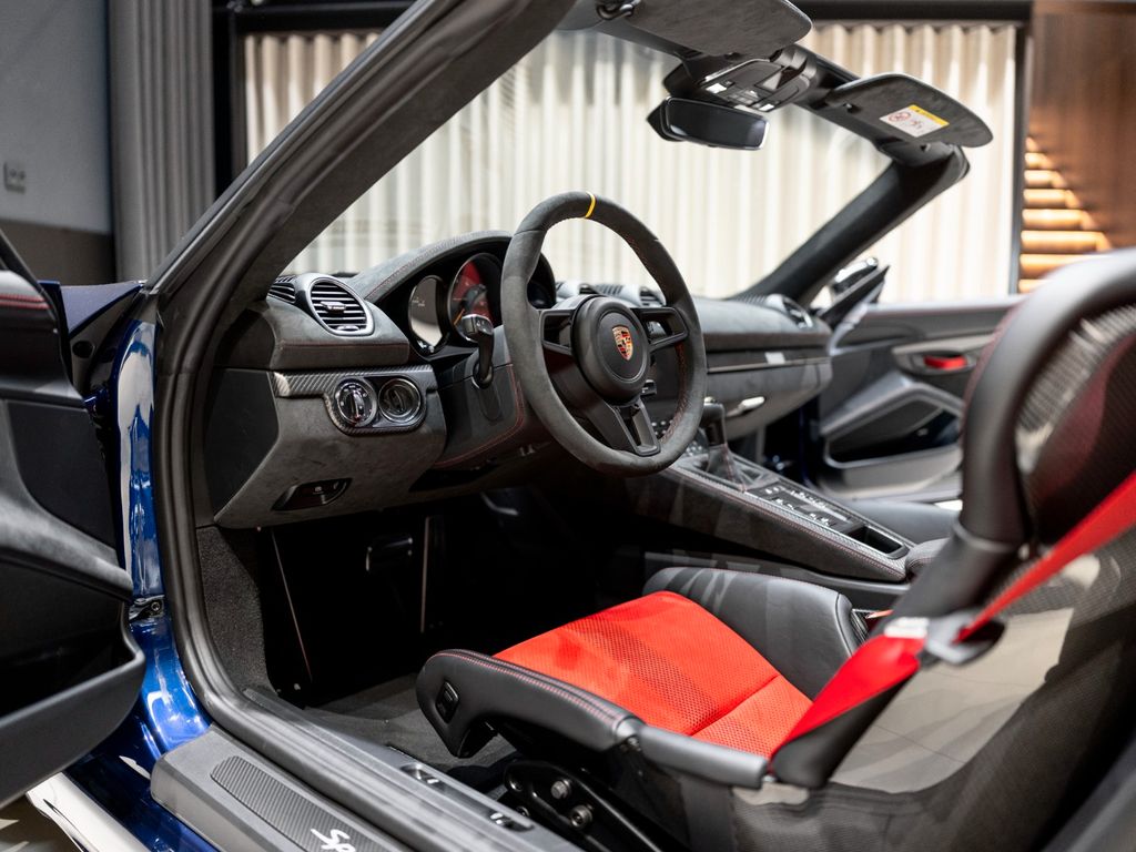 Porsche Boxster 2024