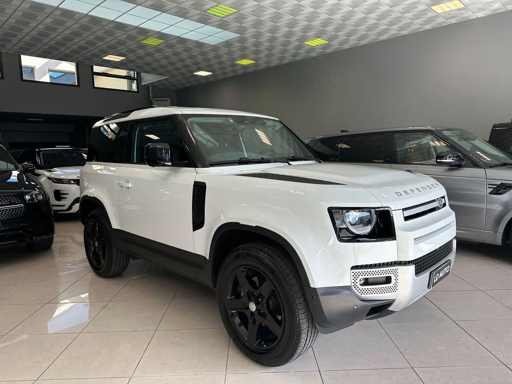 Land Rover Defender 2024