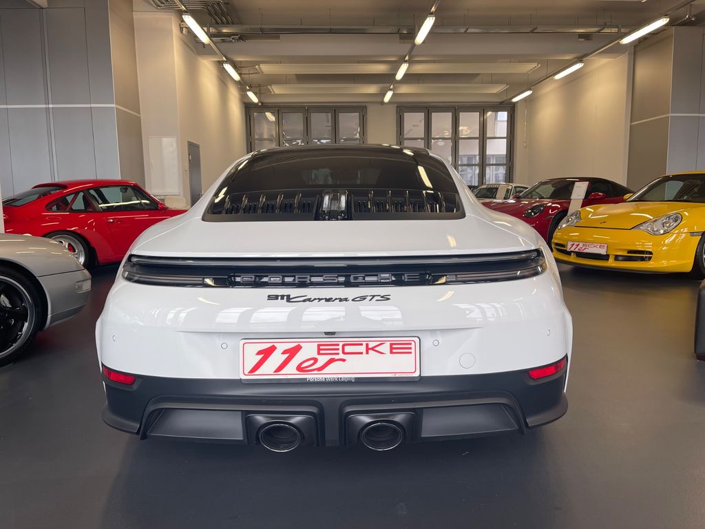 Porsche 992 2025