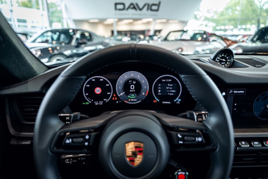 Porsche 992 2025