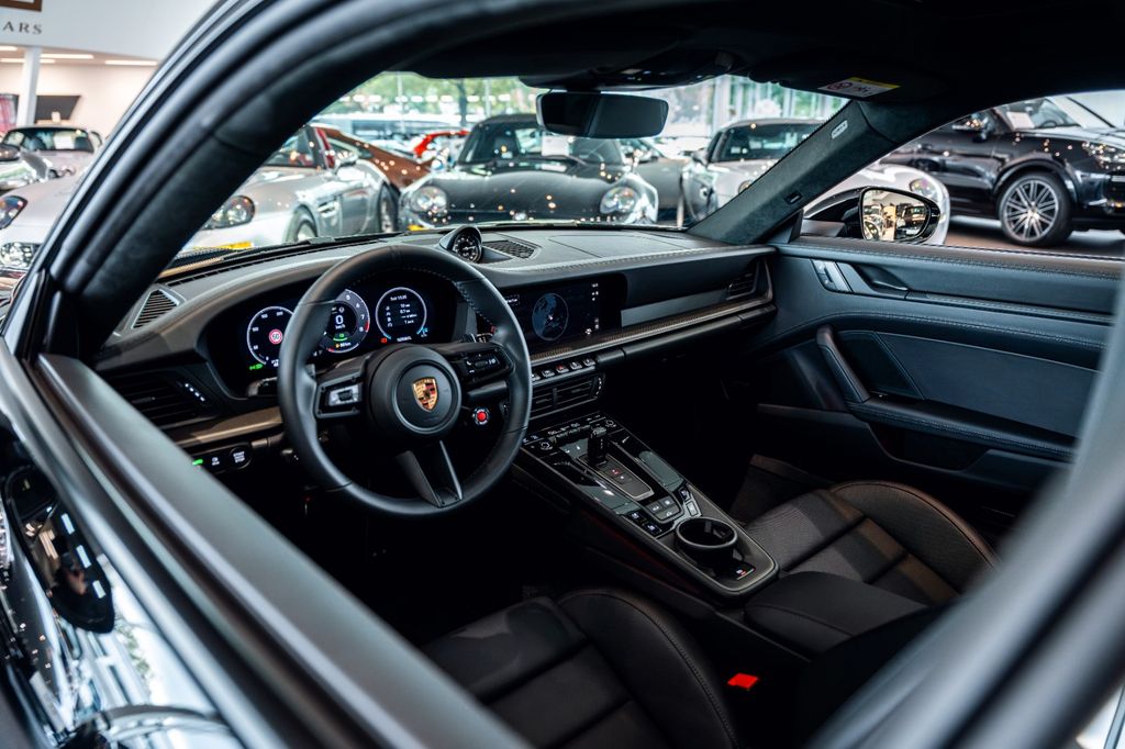 Porsche 992 2025