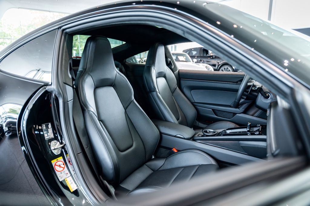 Porsche 992 2025
