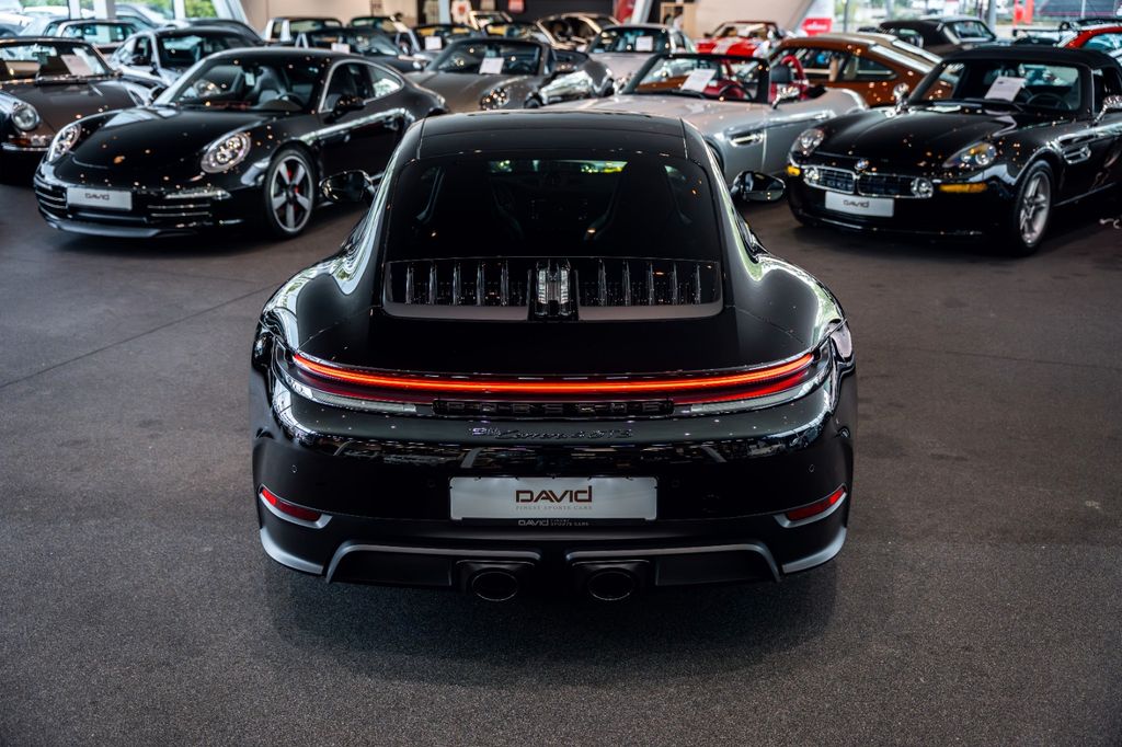 Porsche 992 2025