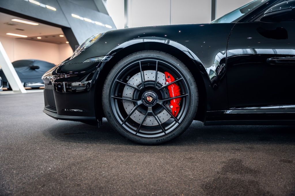 Porsche 992 2025