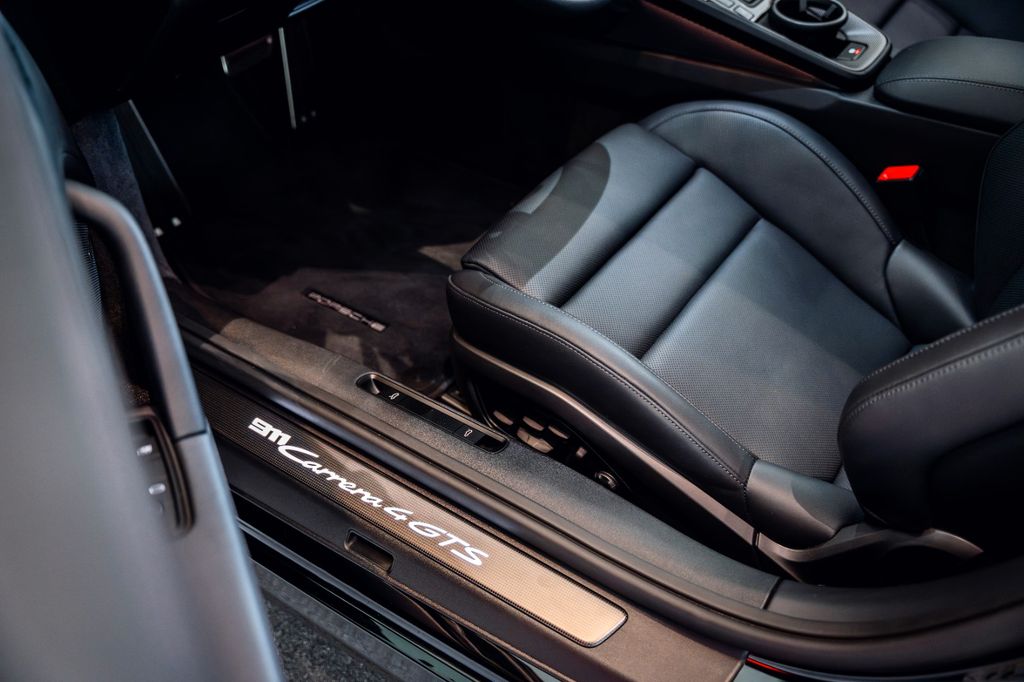 Porsche 992 2025