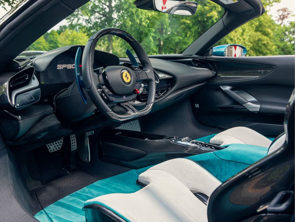 Ferrari SF90 2023