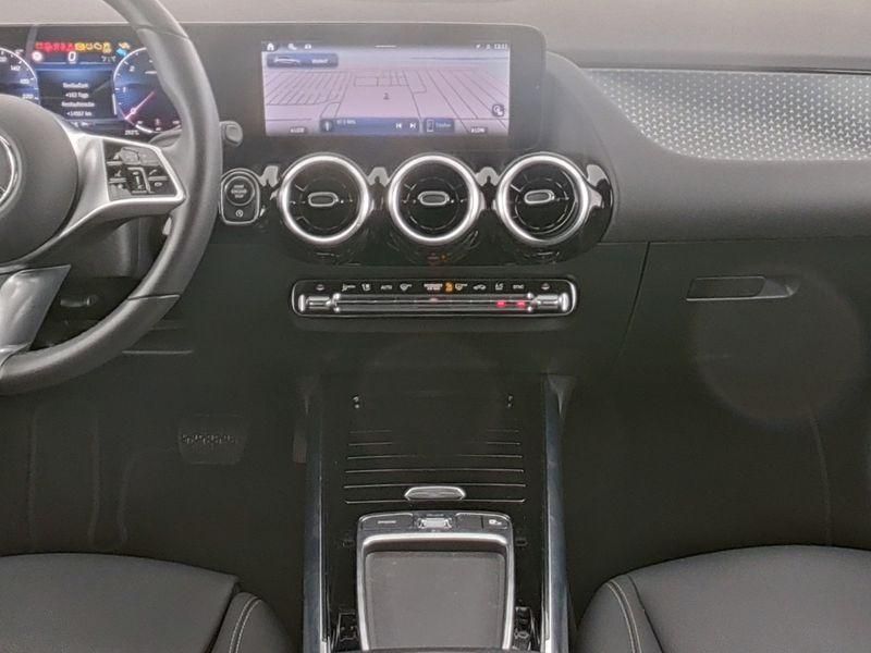 Mercedes-Benz B 200 2024