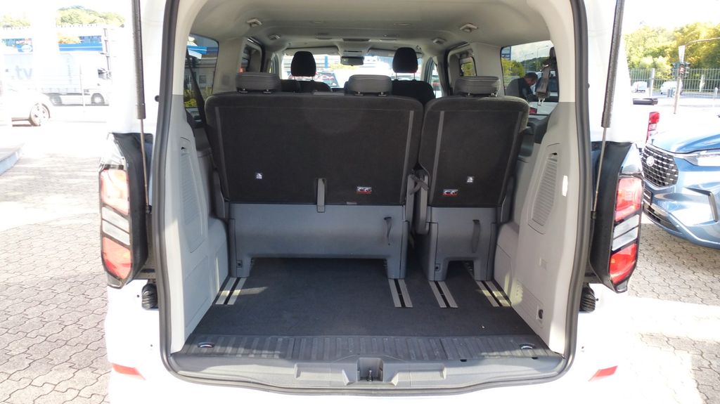 Ford Tourneo Custom 2025