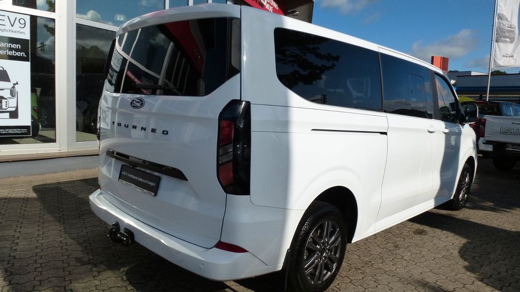 Ford Tourneo Custom 2025