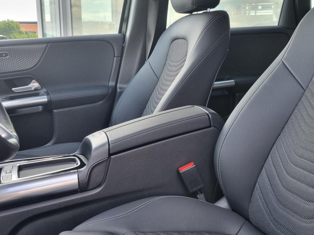 Mercedes-Benz B 250 2023