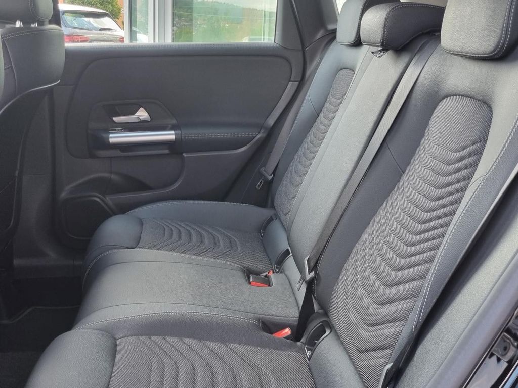 Mercedes-Benz B 250 2023