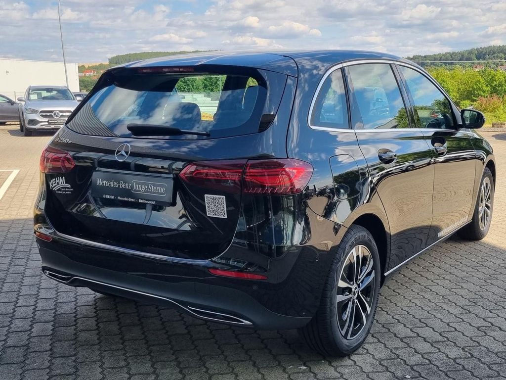 Mercedes-Benz B 250 2023