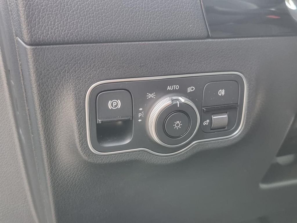 Mercedes-Benz B 250 2023