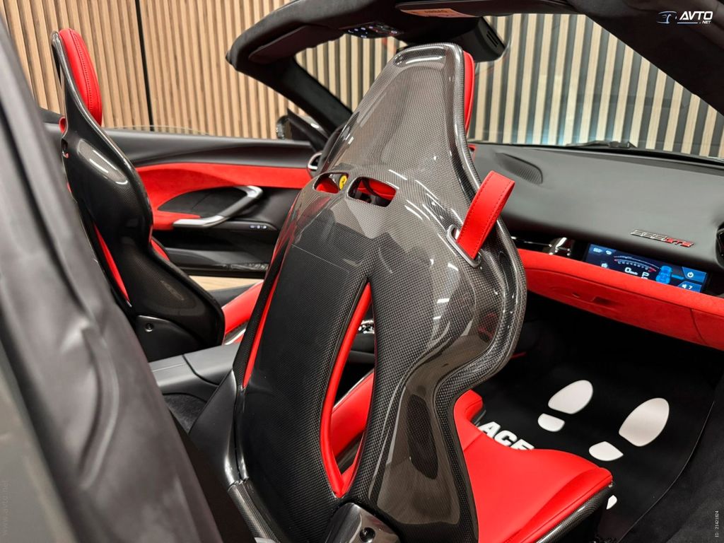 Ferrari 296 GTS 2025