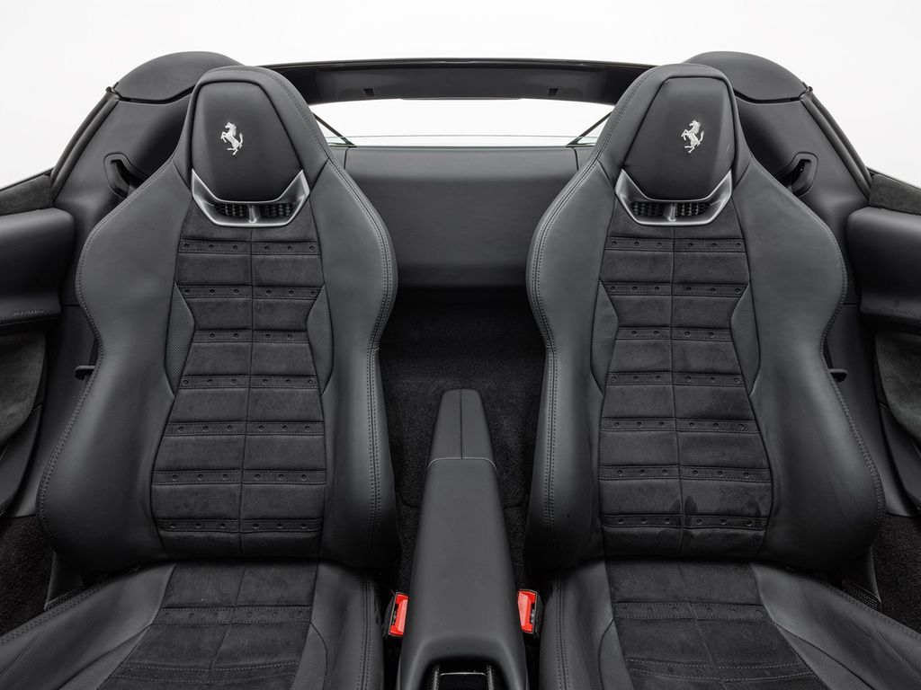 Ferrari 296 GTS 2023