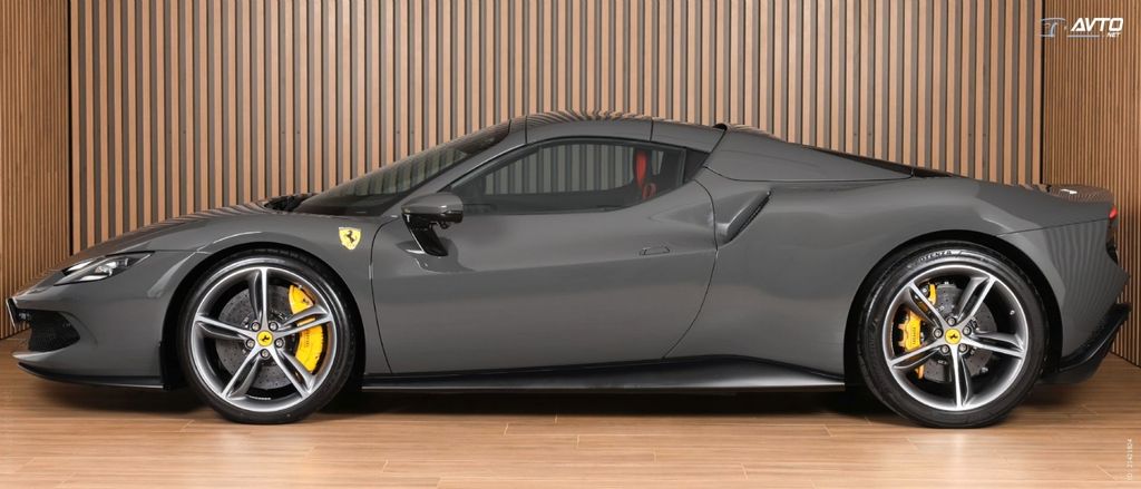 Ferrari 296 GTS 2025