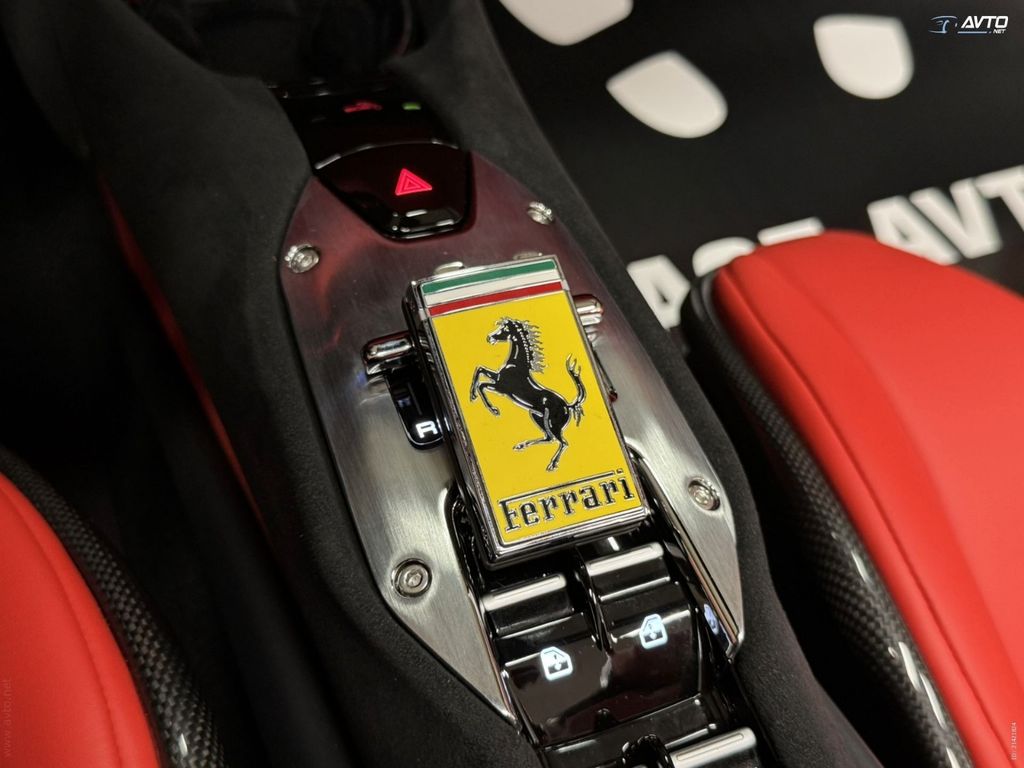 Ferrari 296 GTS 2025