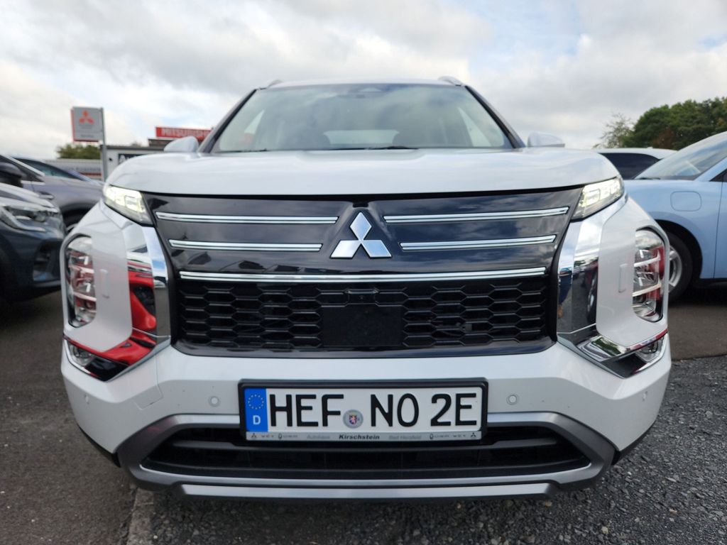 Mitsubishi Plug-in Hybrid Outlander 2025