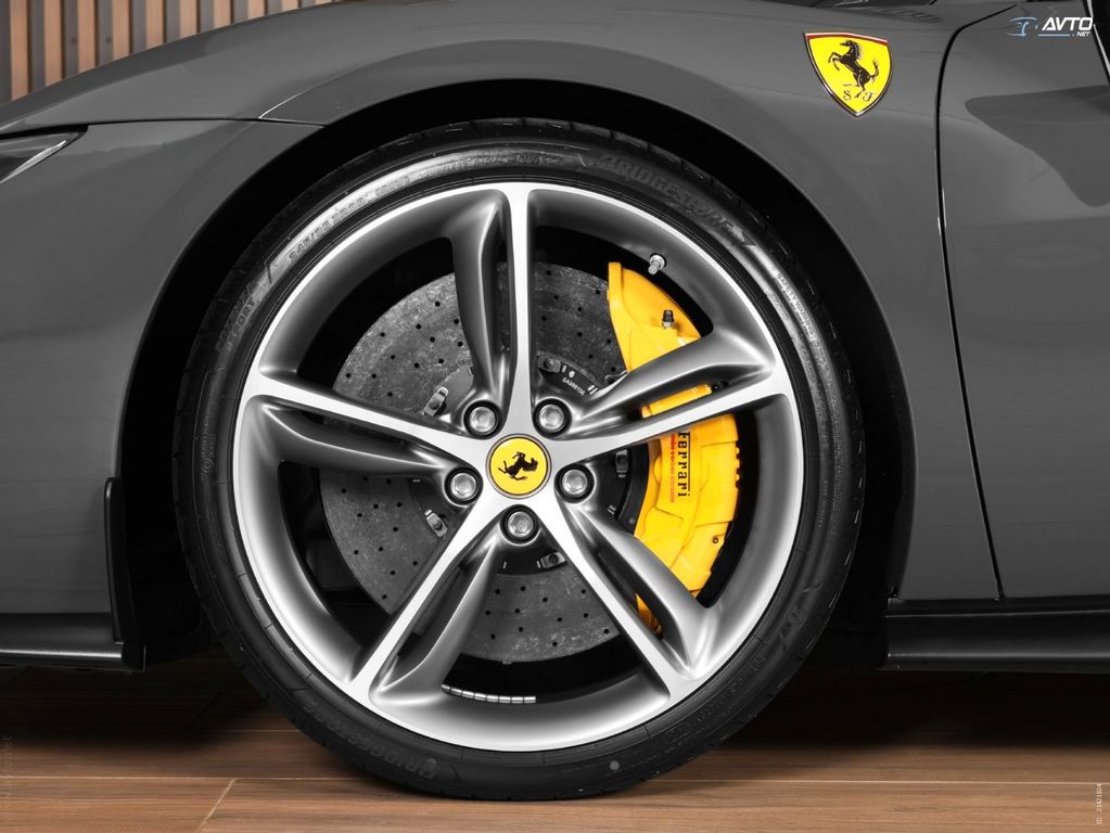 Ferrari 296 GTS 2025