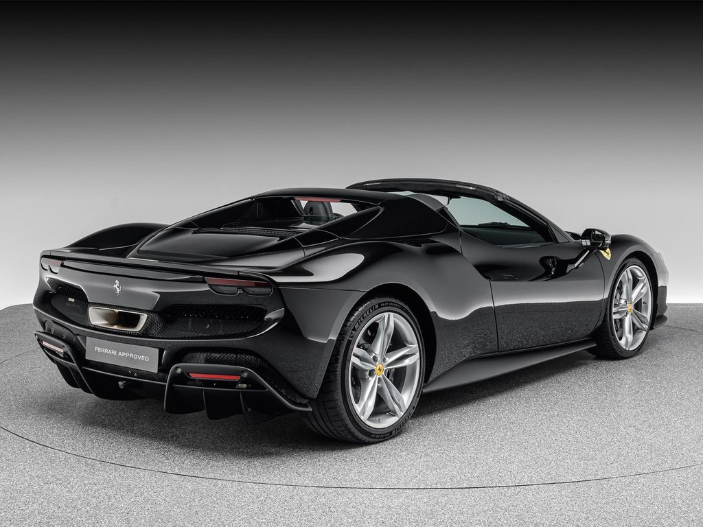 Ferrari 296 GTS 2023