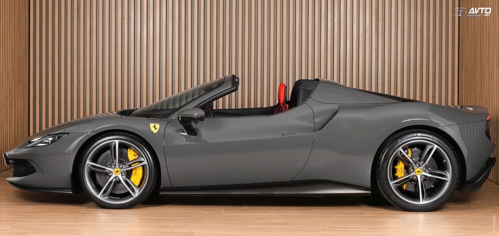 Ferrari 296 GTS 2025