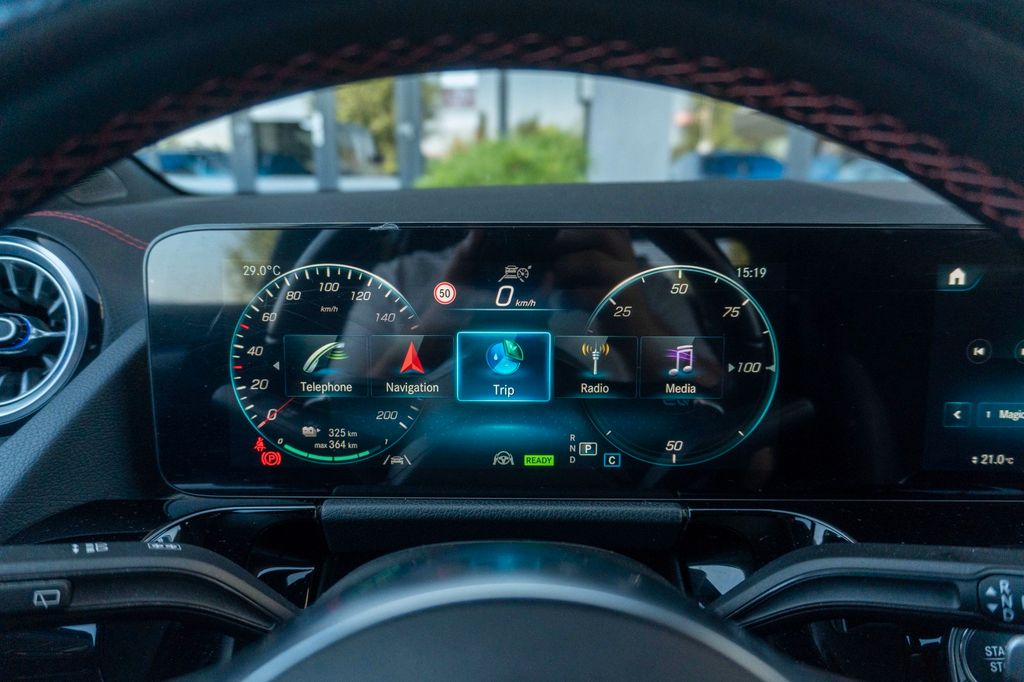 Mercedes-Benz EQA 2023